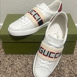 Gucci White Leather Sneakers with Red and Navy Logo Strap